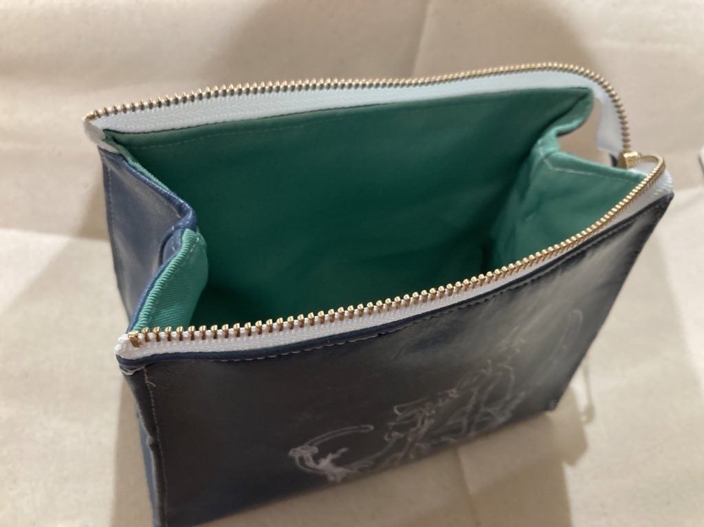 ウツハン︎︎ ♀合皮ポーチ