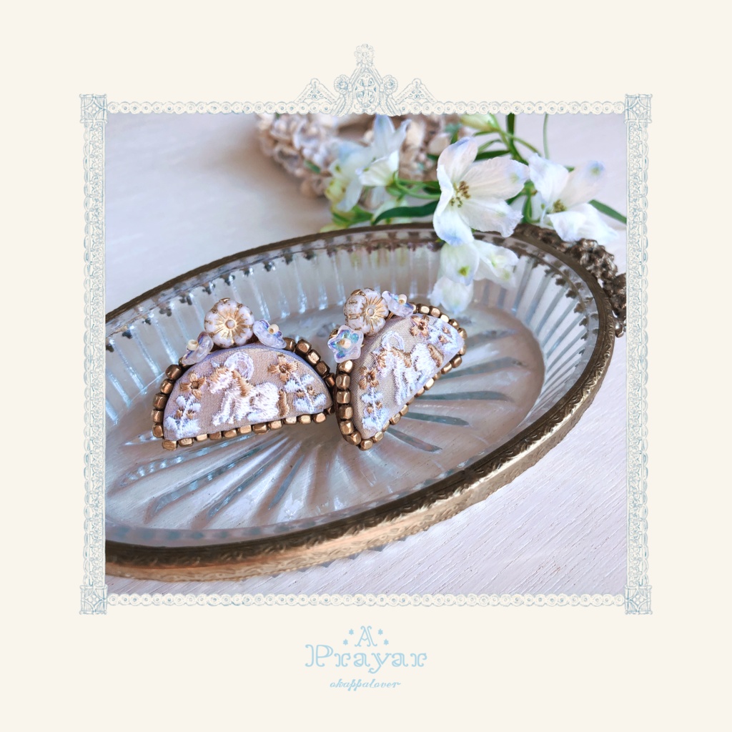 frescoイヤリング／ピアス(白)