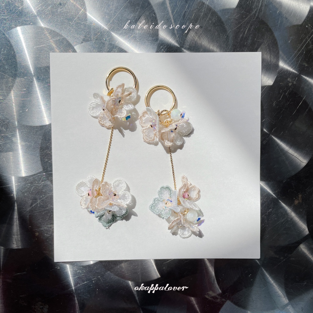 Primula branch イヤリング/ピアス （white）