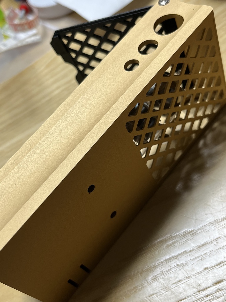 Monyaca アルミケース 千石電商さんでチタンシルバー発売開始しました。