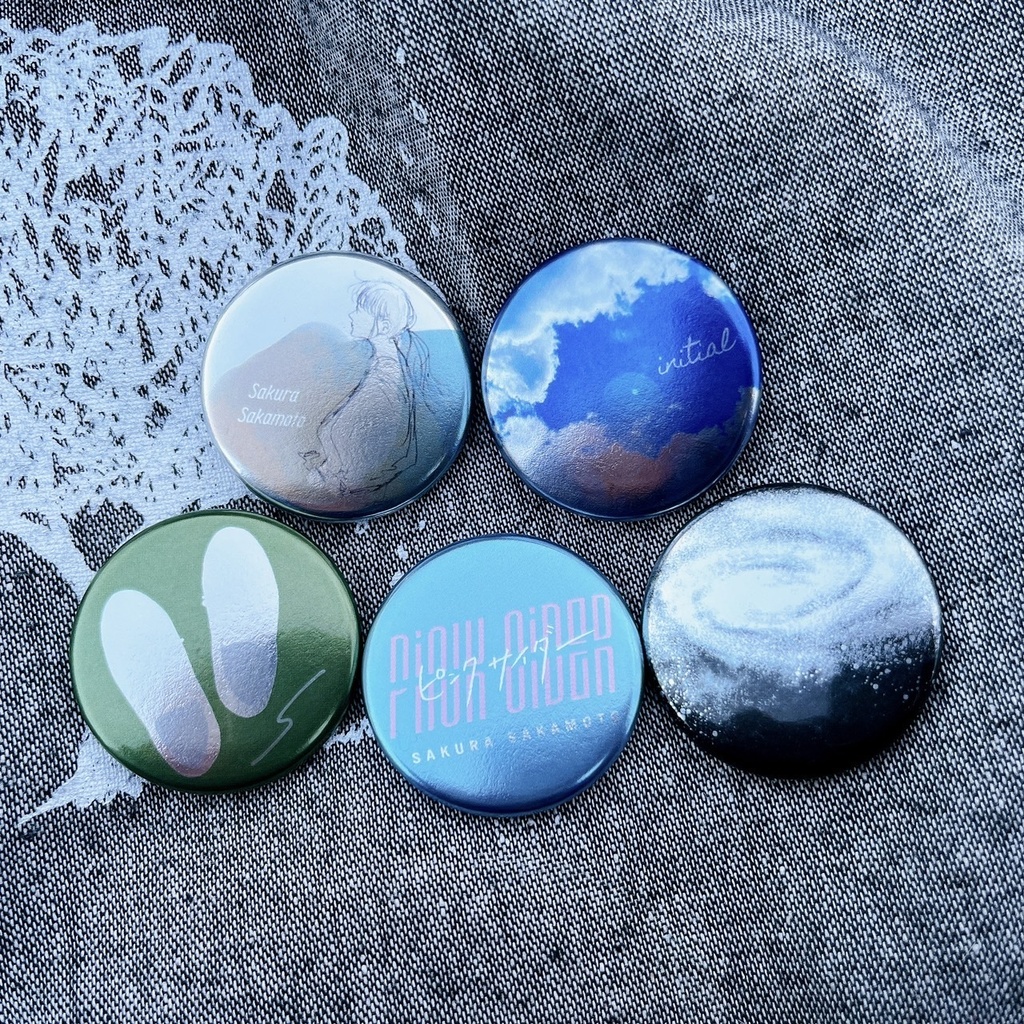 【sold】きらめく銀色の缶バッジ<全5種>【initial goods】