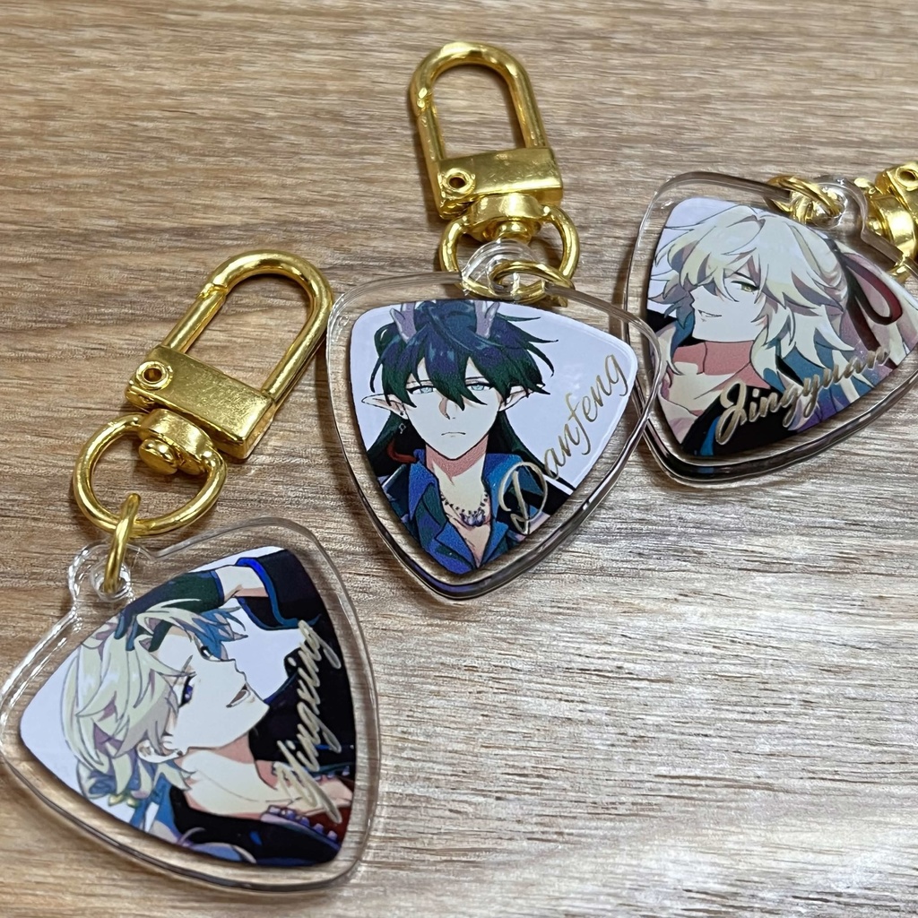 ギターピック型アクキー