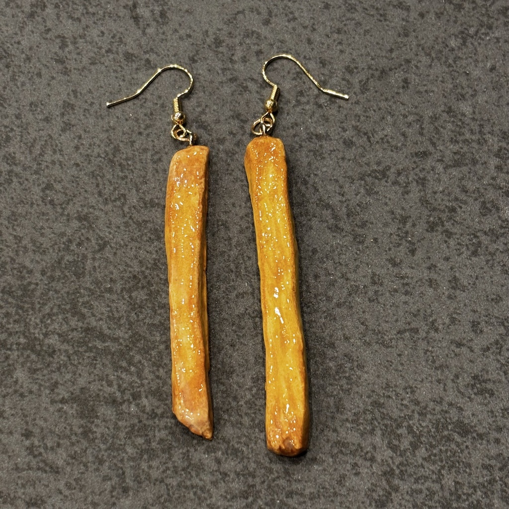 芋けんぴゆらゆらピアス(金メッキ)