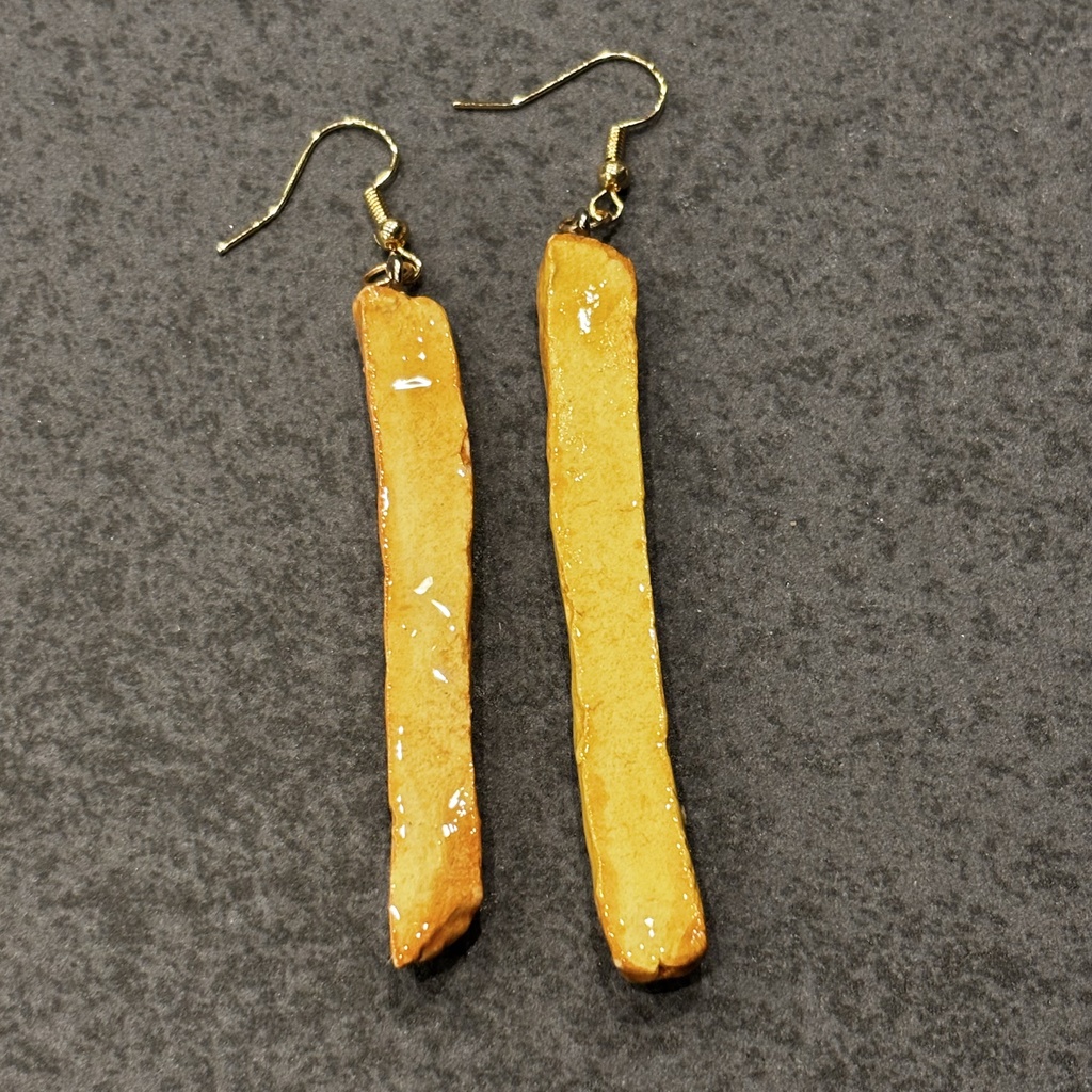 芋けんぴゆらゆらピアス(金メッキ)