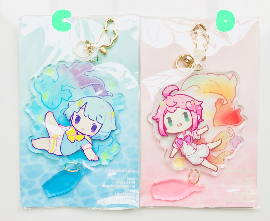 チャーム付きアクリルキーホルダー