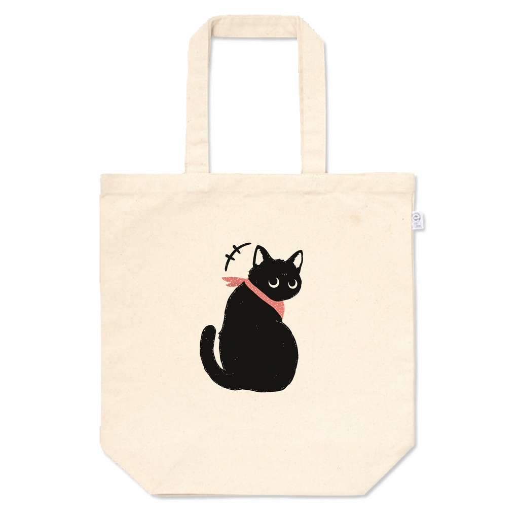 こっちを見つめる黒猫くん