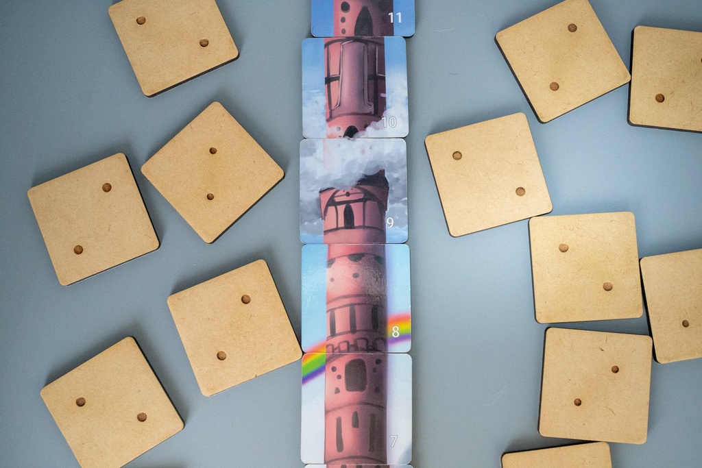 月の塔 Tower to the Moon