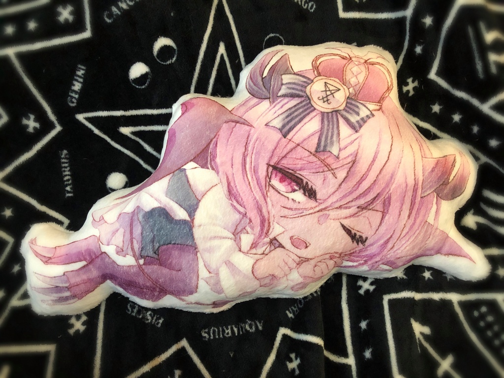 #悪魔バンド漫画アーリマン ちびサタンのふかふかクッション