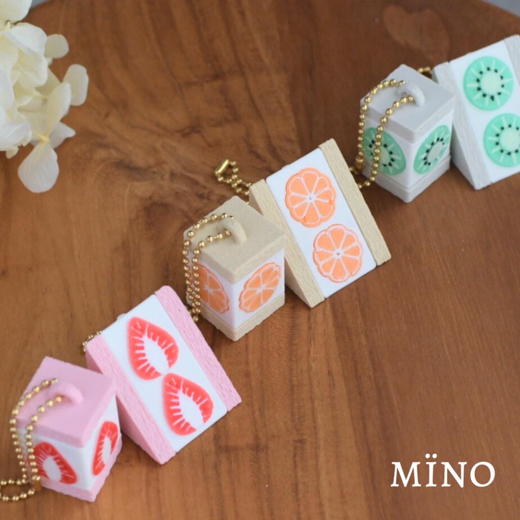 フルーツサンド キーホルダー(いちご・キウイ・みかん)|mïno