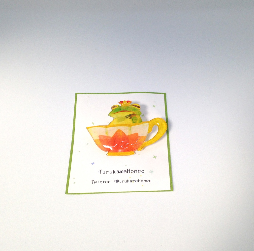 カエルのカップブローチ