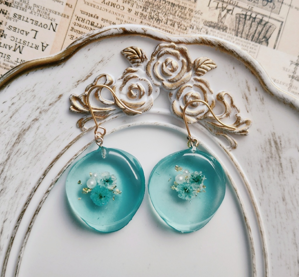カラー花　推し色「薄荷色」　ピアス・イヤリング