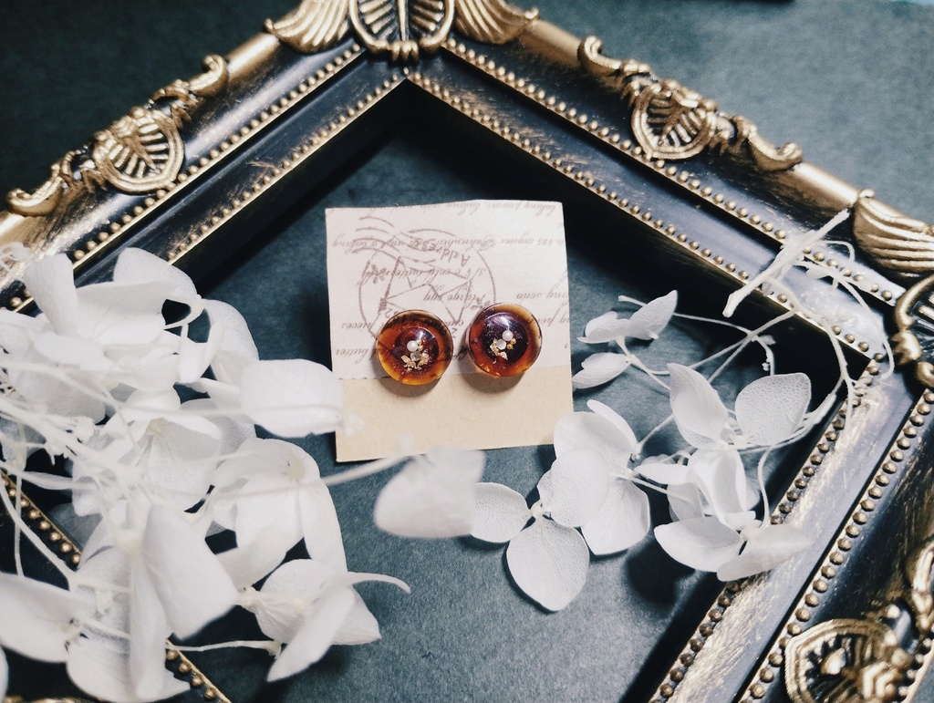 〇 推し色「アンバー」 ピアス・イヤリング