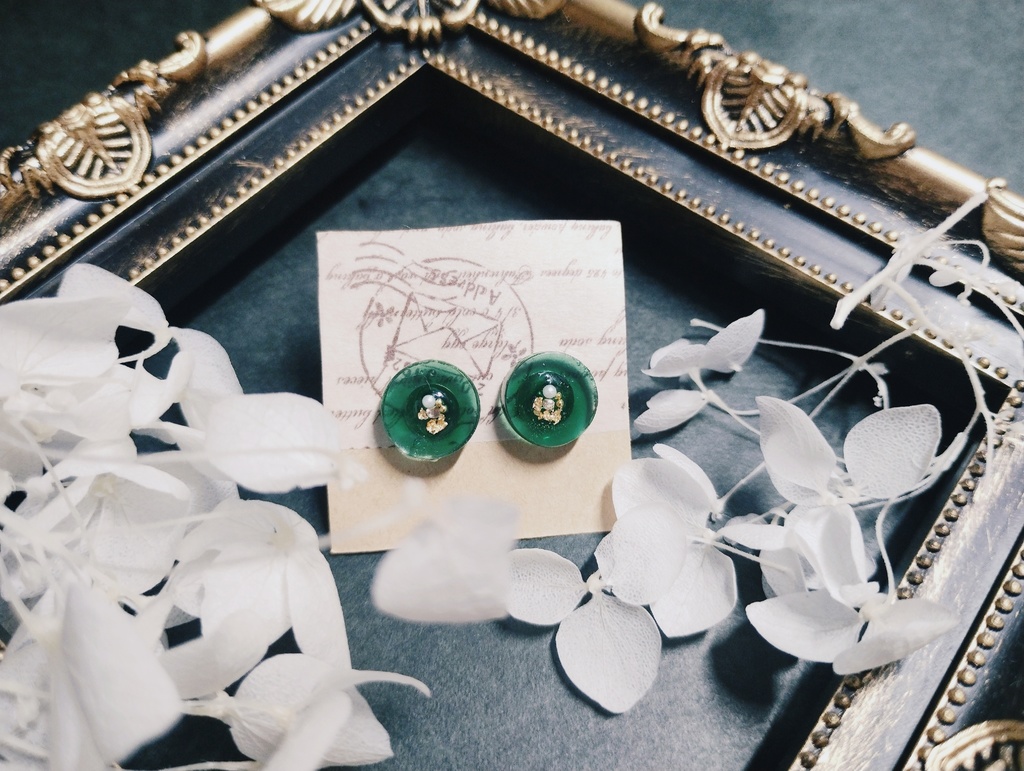〇　推し色「軽薄な新緑」　ピアス・イヤリング