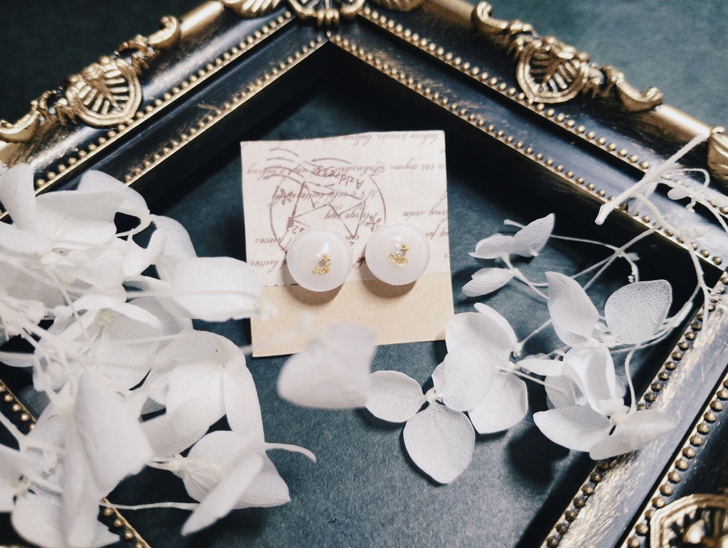 〇　推し色「天使」　ピアス・イヤリング