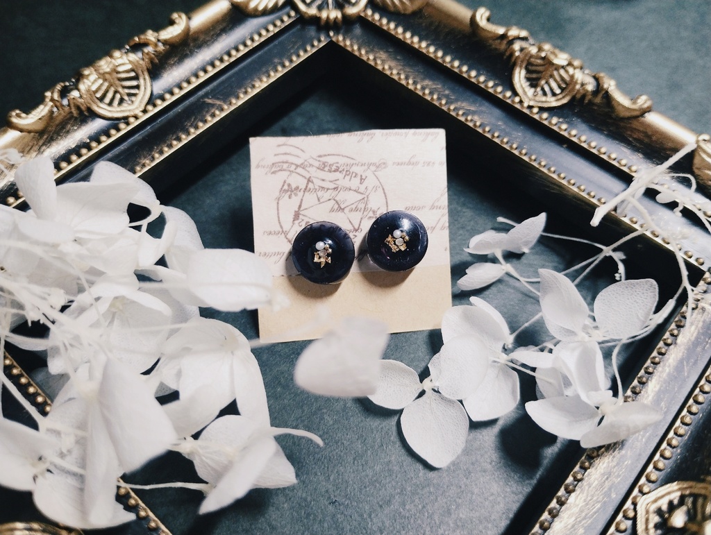 〇　推し色「漆黒」　ピアス・イヤリング