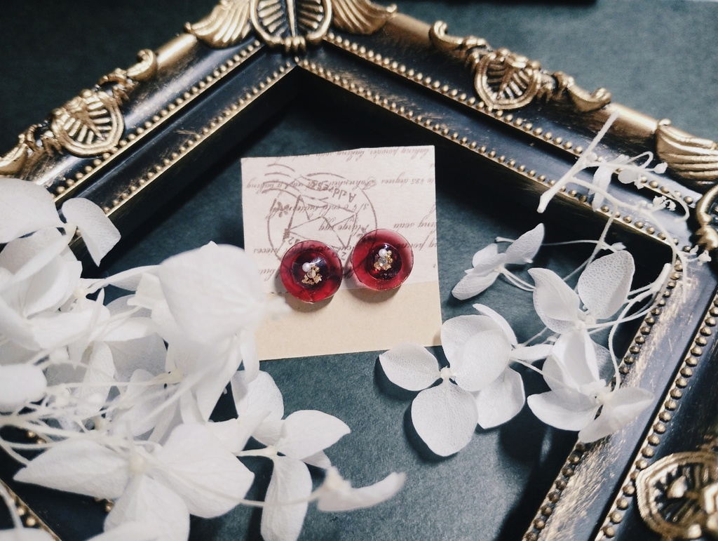 〇　推し色「血の紅」　ピアス・イヤリング