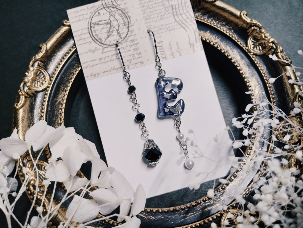 第五人格 占い師:イライ・クラーク イニシャルピアス・イヤリング