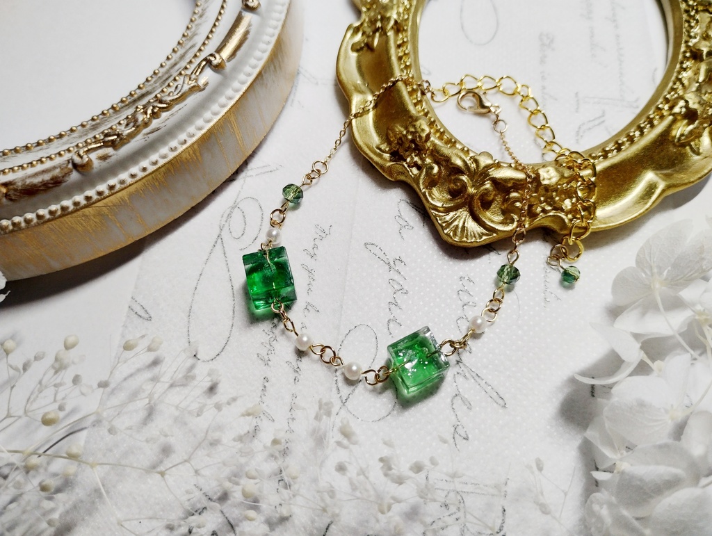 幸運の箱　推し色「軽薄な新緑」ブレスレット