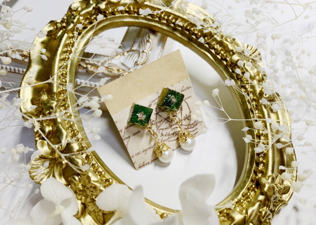 ダイヤ　推し色「軽薄な新緑」ピアス・イヤリング