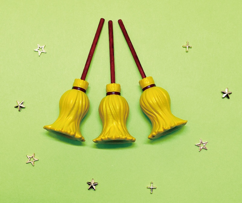 台座付きのちっちゃいほうき🧹