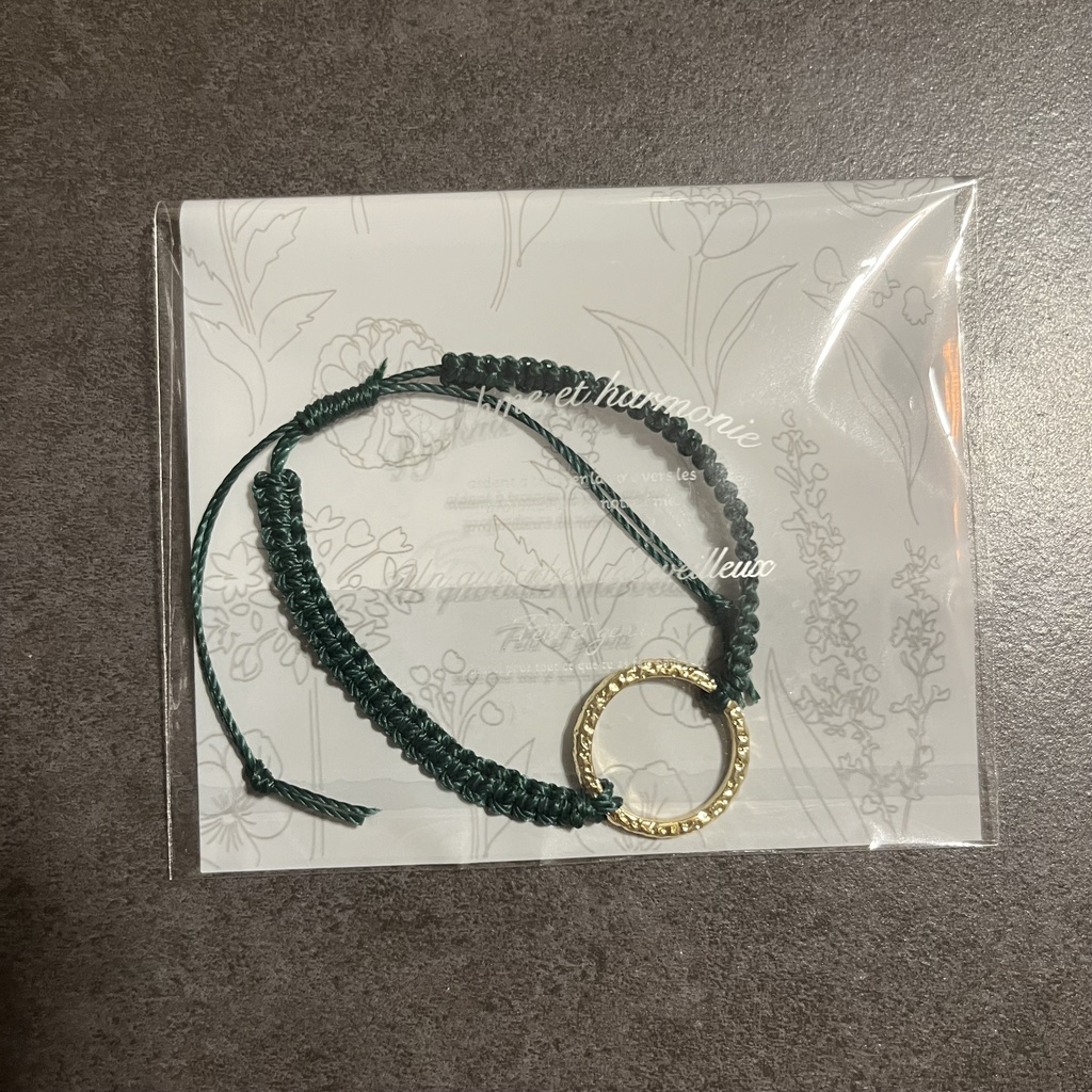 手編みミサンガ