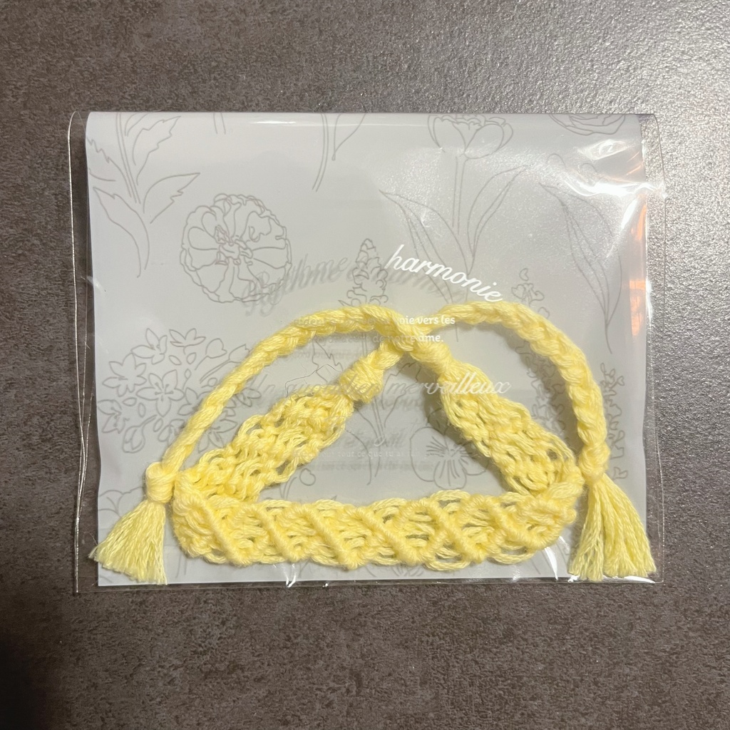 手編みミサンガ