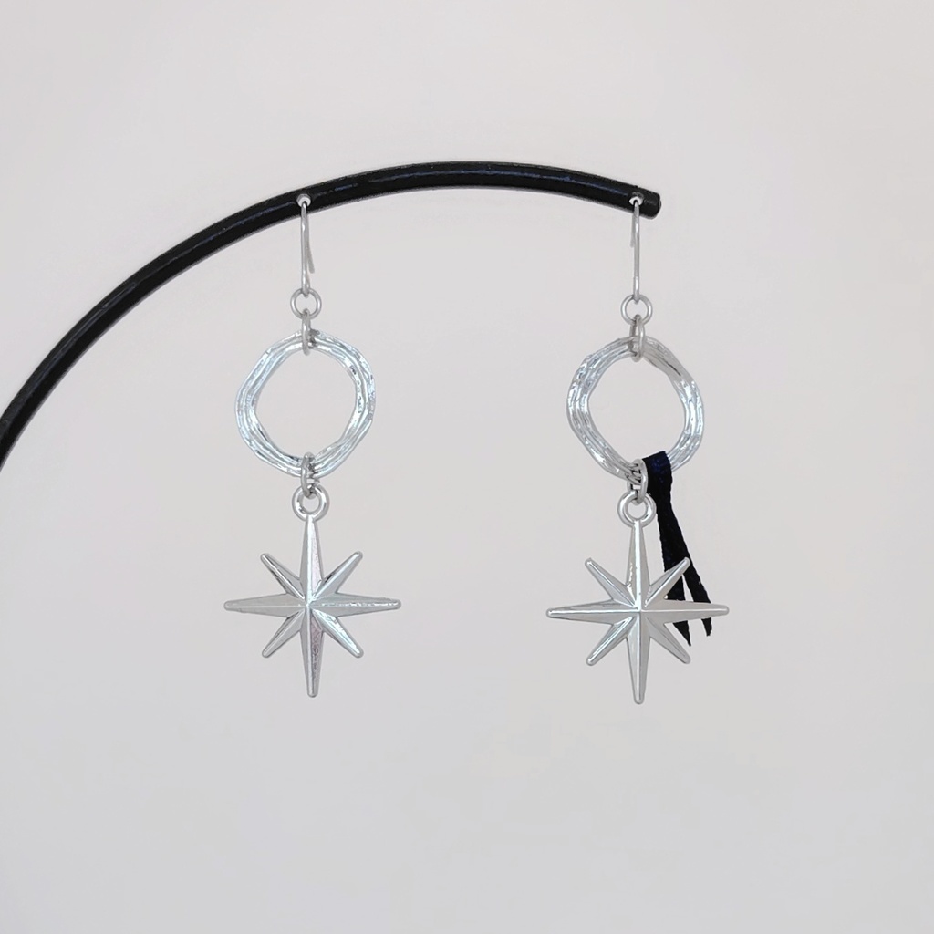 錠前サオリ 概念イヤリング/ピアス