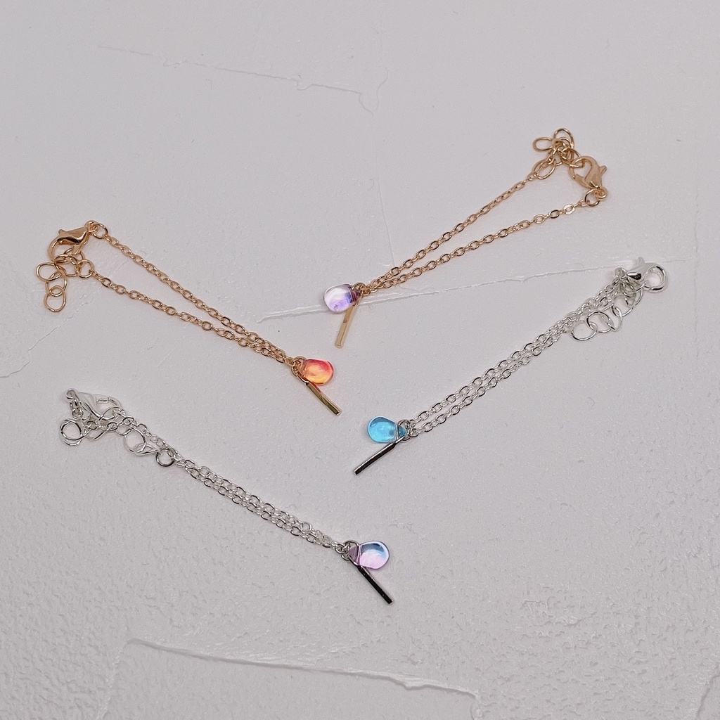 しずく型チェコガラスとスティックチャームのネックレス