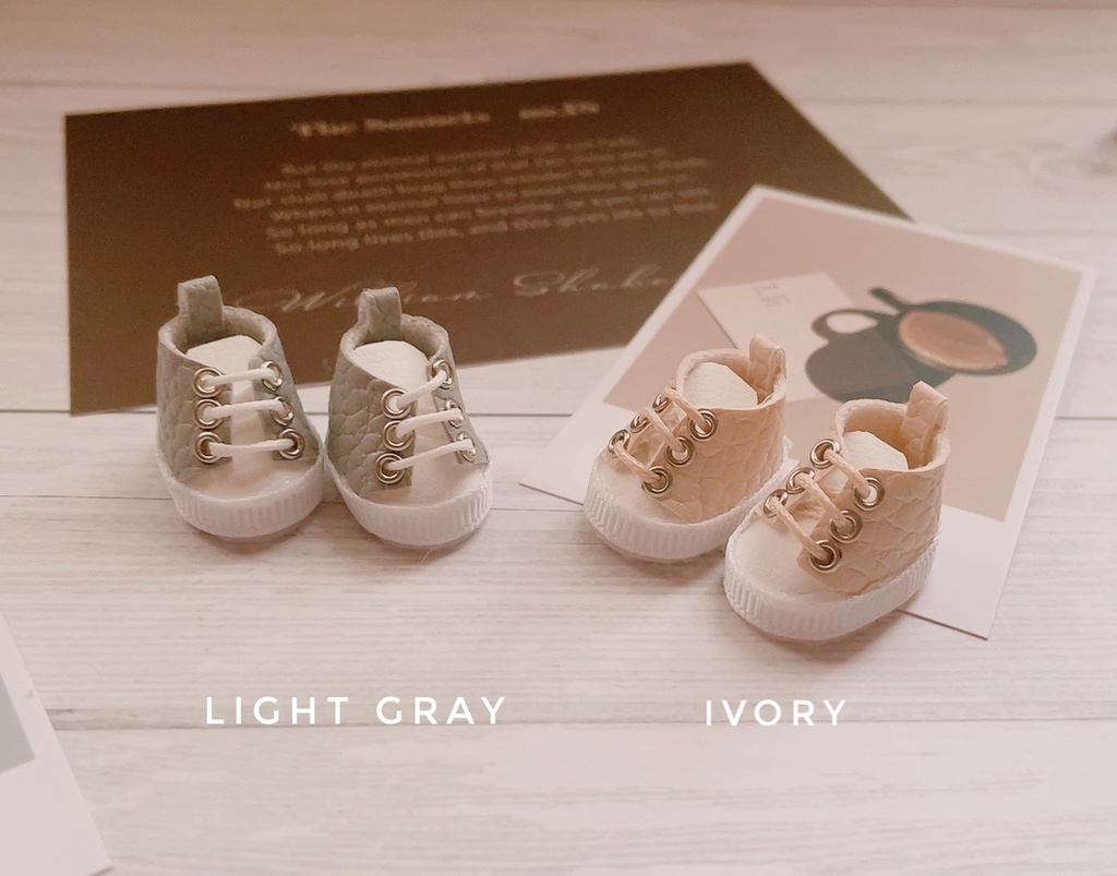 シンプルスニーカー 6日21時