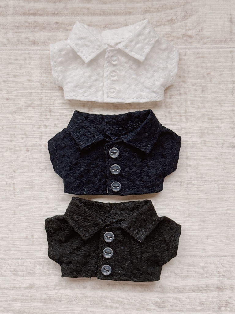 くしゅくしゅ素材のシンプルシャツ