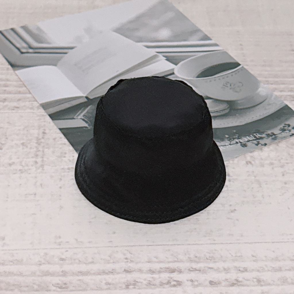 Suede and nylon reversible bucket hat