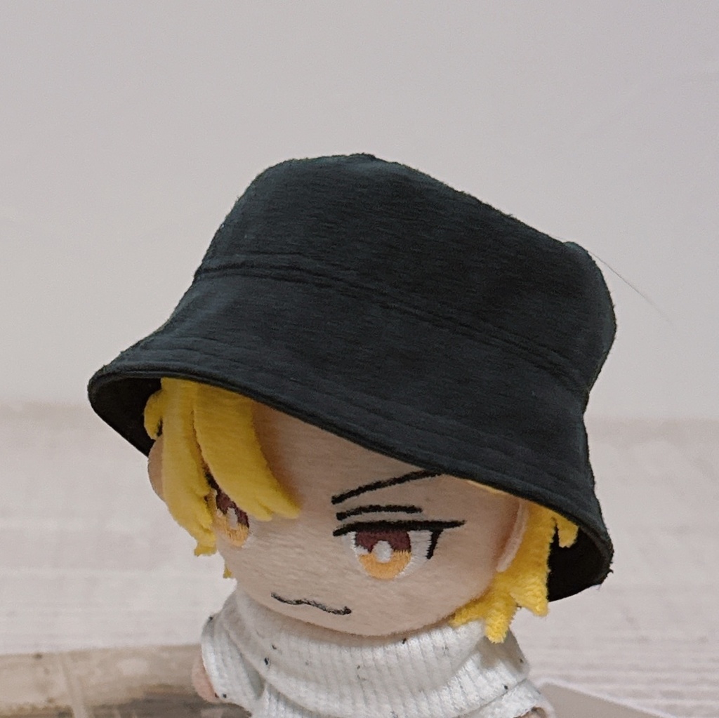 Suede and nylon reversible bucket hat