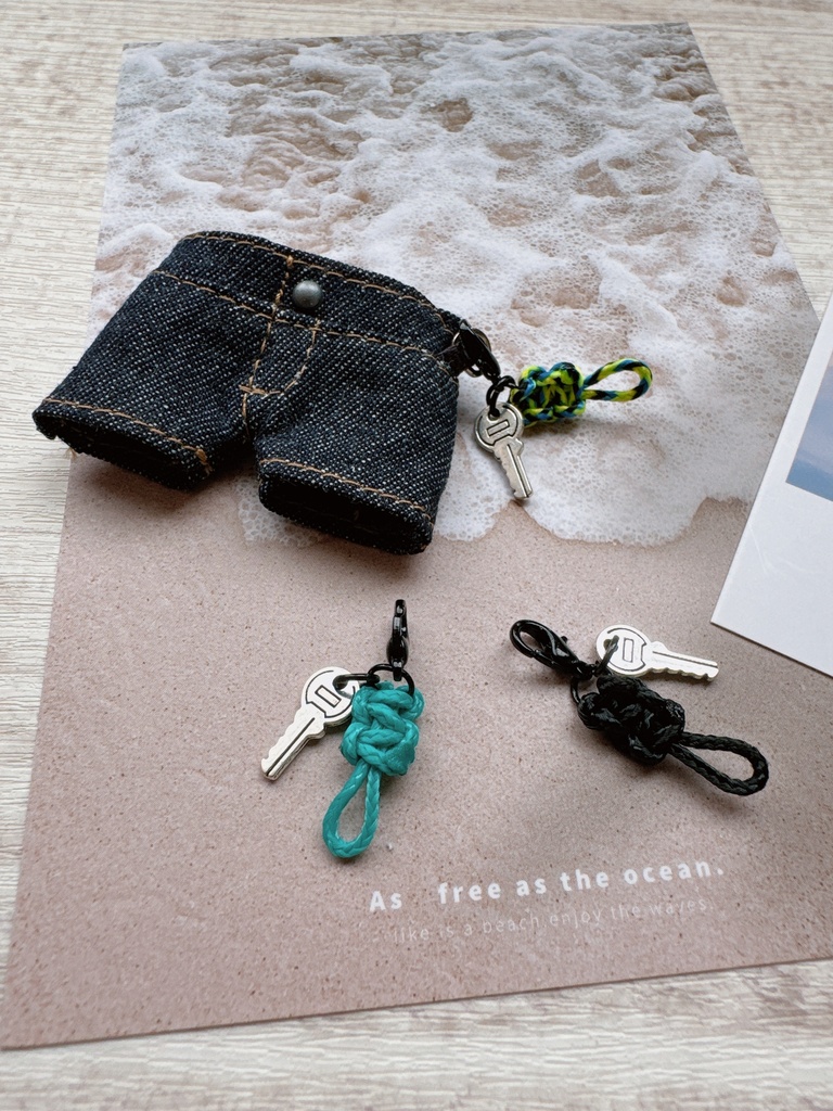 Paracord keychain for Nui-chan