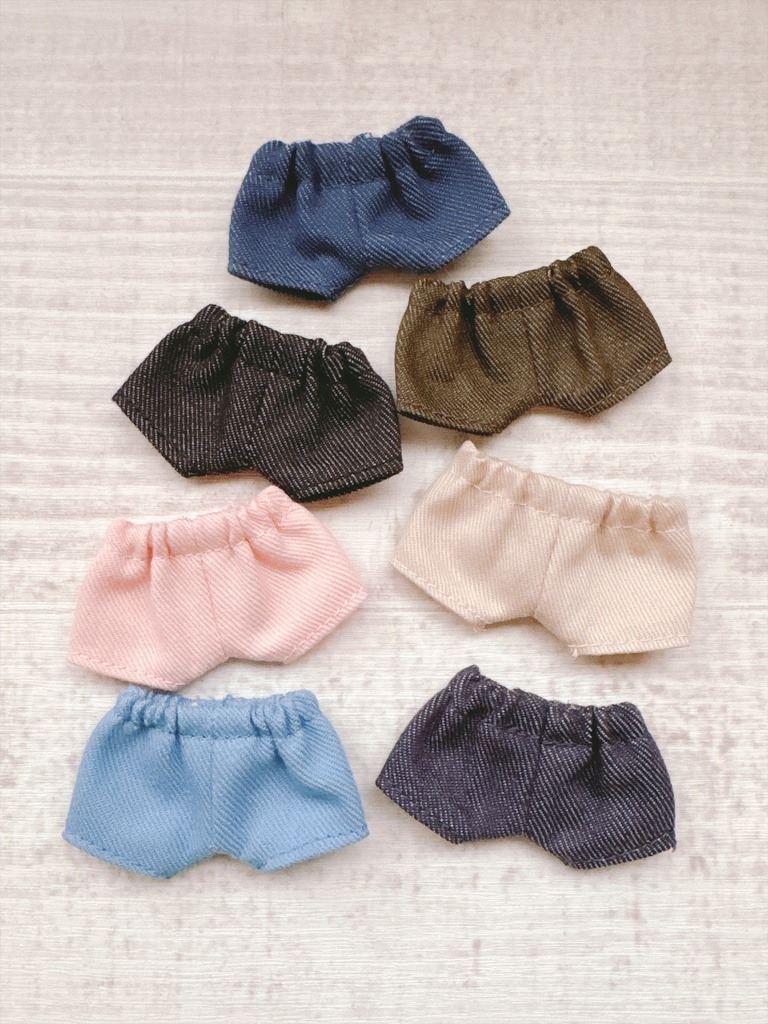 シンプルで使いやすいおズボン