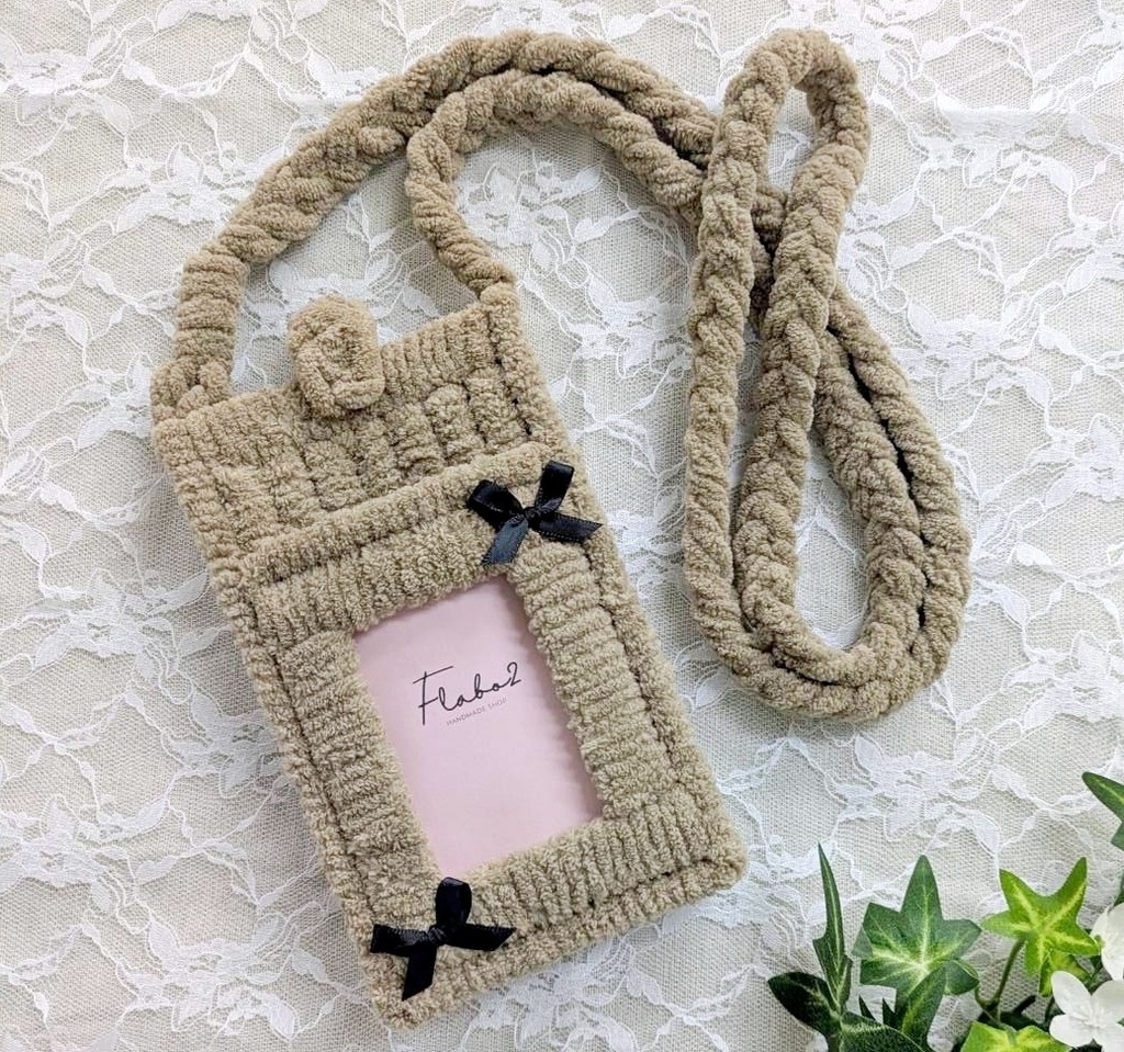 スマホ＆トレカショルダー　リボン付き