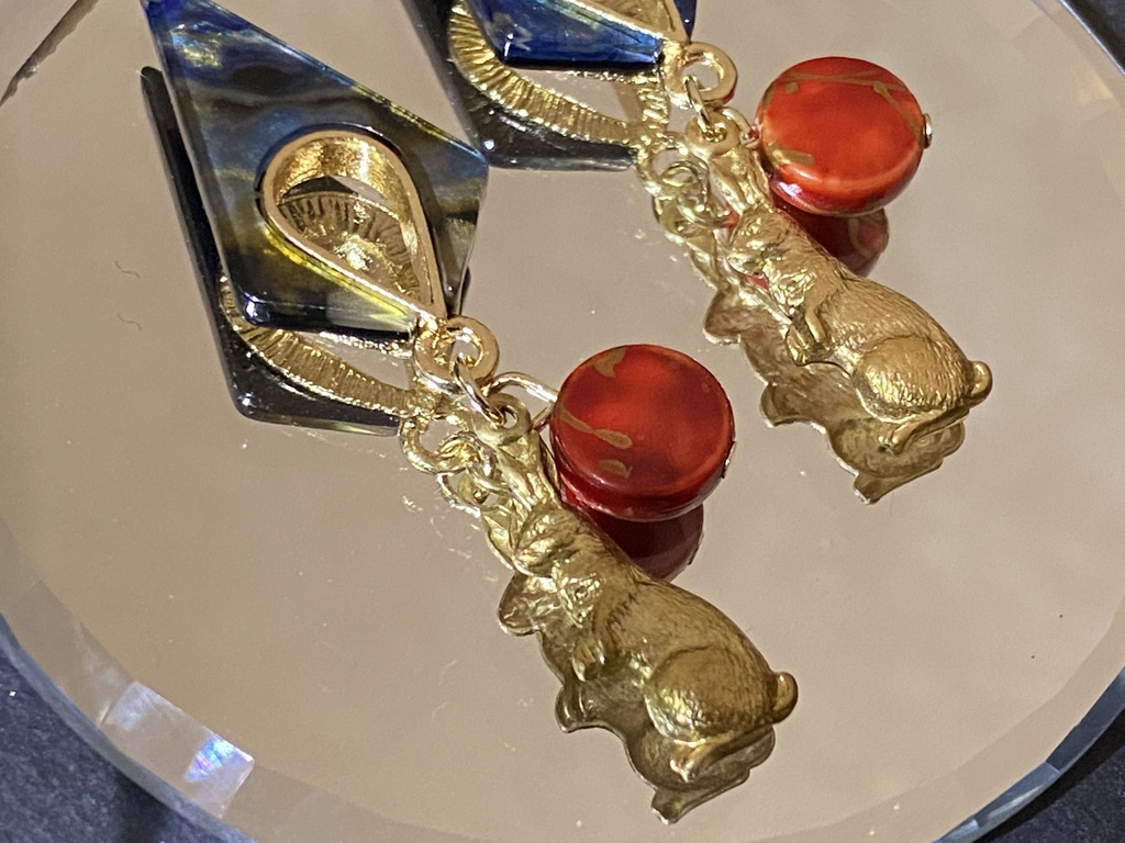 MAD TRIGGER CREW motif