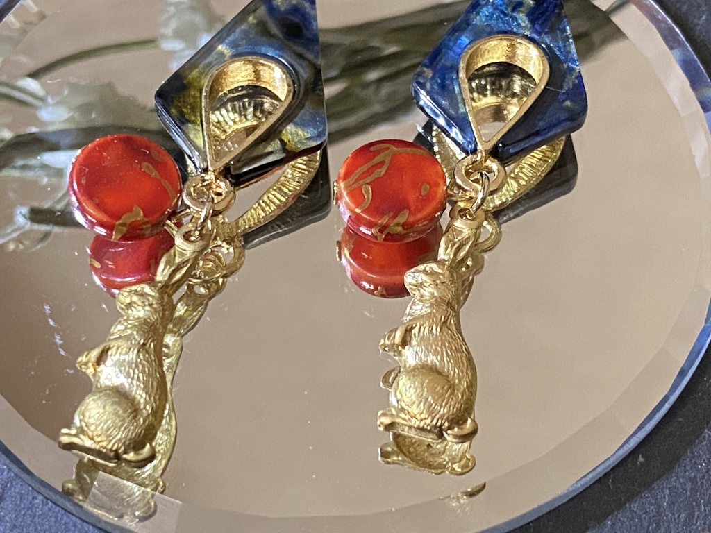 MAD TRIGGER CREW motif