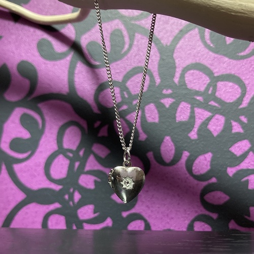 ハートロケットペンダント