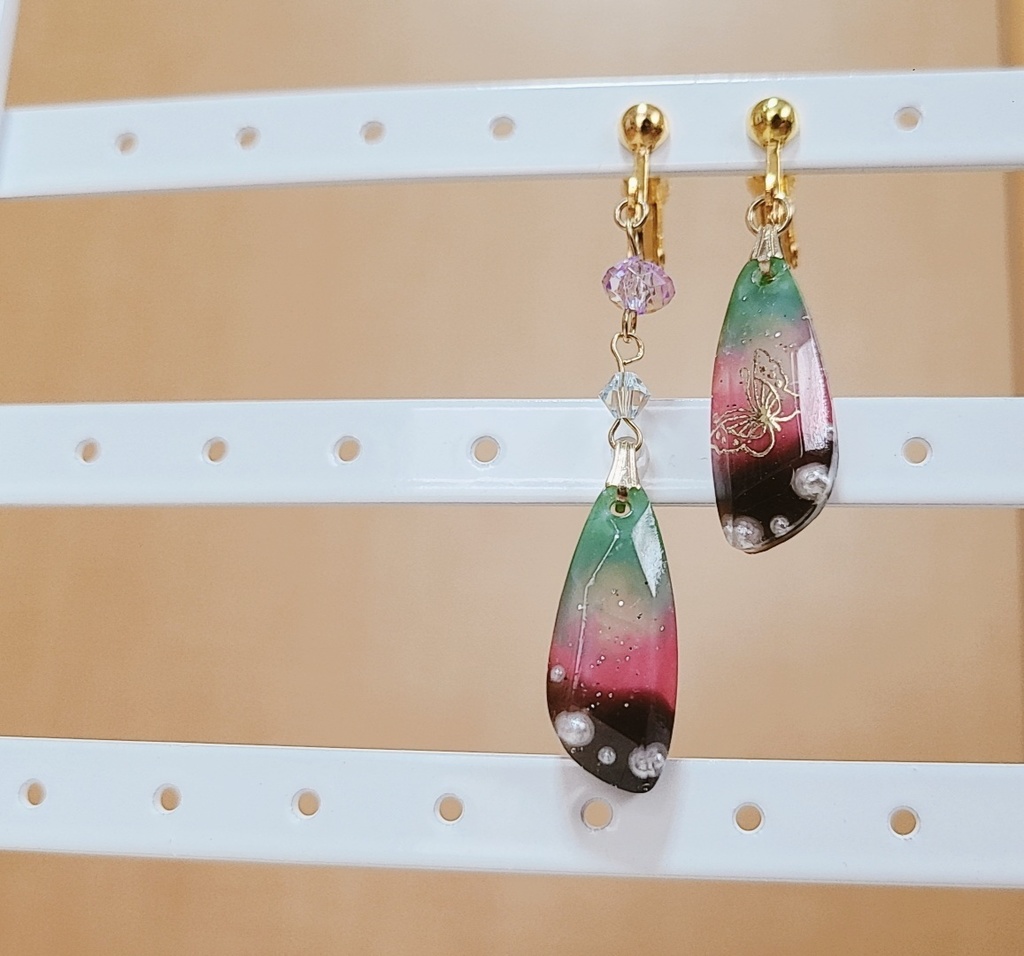 鬼滅の刃*蟲柱🦋胡蝶しのぶイメージイヤリング