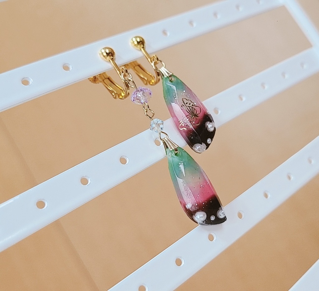 鬼滅の刃*蟲柱🦋胡蝶しのぶイメージイヤリング