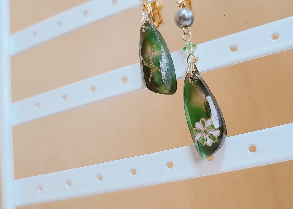 鬼滅の刃*風柱🌪️不知川実弥イメージイヤリング