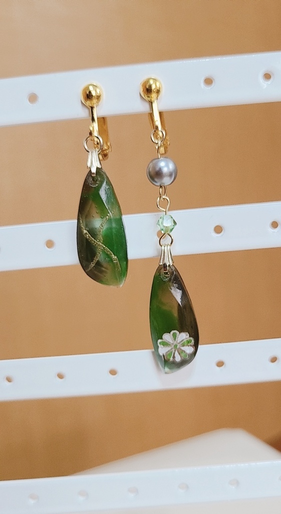 鬼滅の刃*風柱🌪️不知川実弥イメージイヤリング