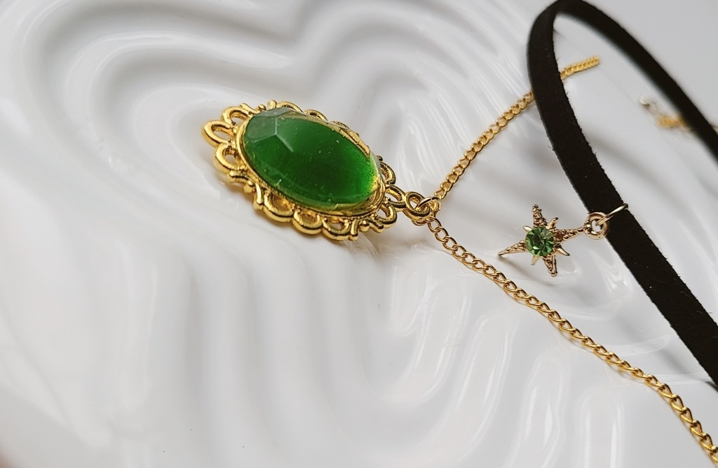 ツイステ*ディアソムニア魔法石モチーフチョーカー