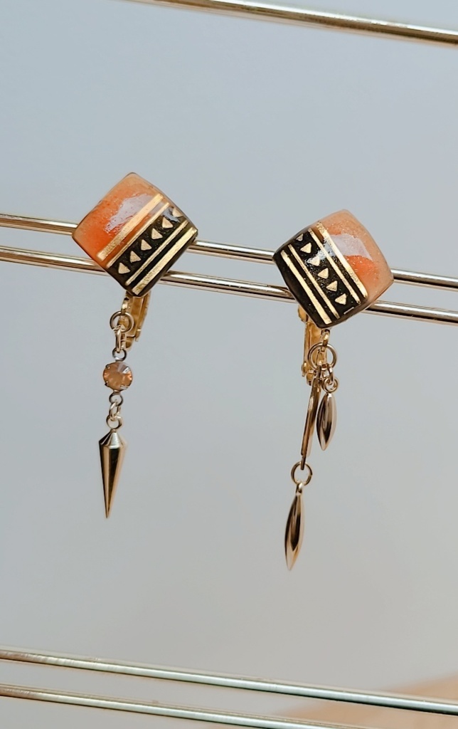 【再版・パーツ変更】ツイステ*サバナクローイメージイヤリング