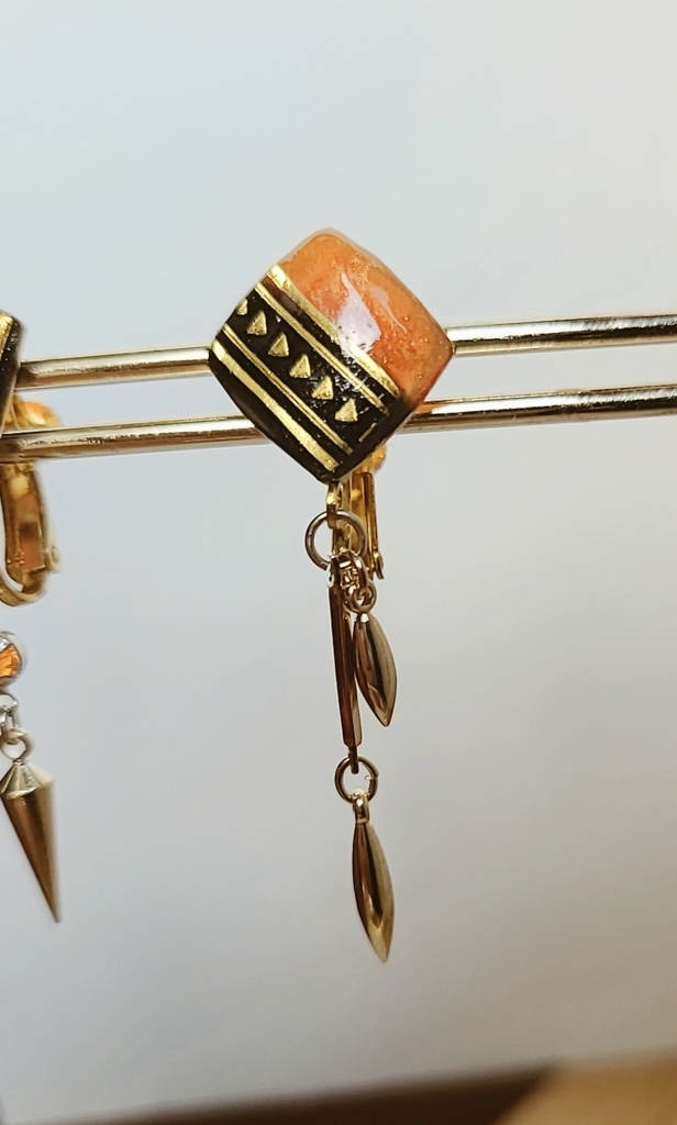 【再版・パーツ変更】ツイステ*サバナクローイメージイヤリング