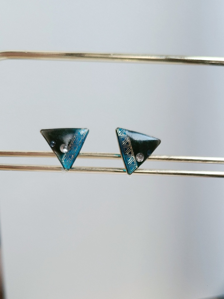 ツイステ*イグニハイド モチーフピアス