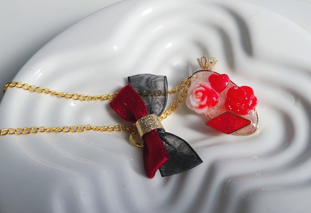 ツイステ*ハーツラビュルイメージネックレス