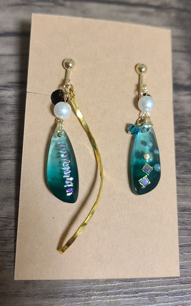 ツイステ＊咬魚のイメージイヤリング