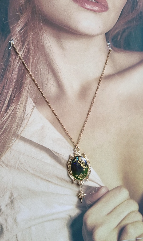 ツイステ*闇の鏡イメージネックレス