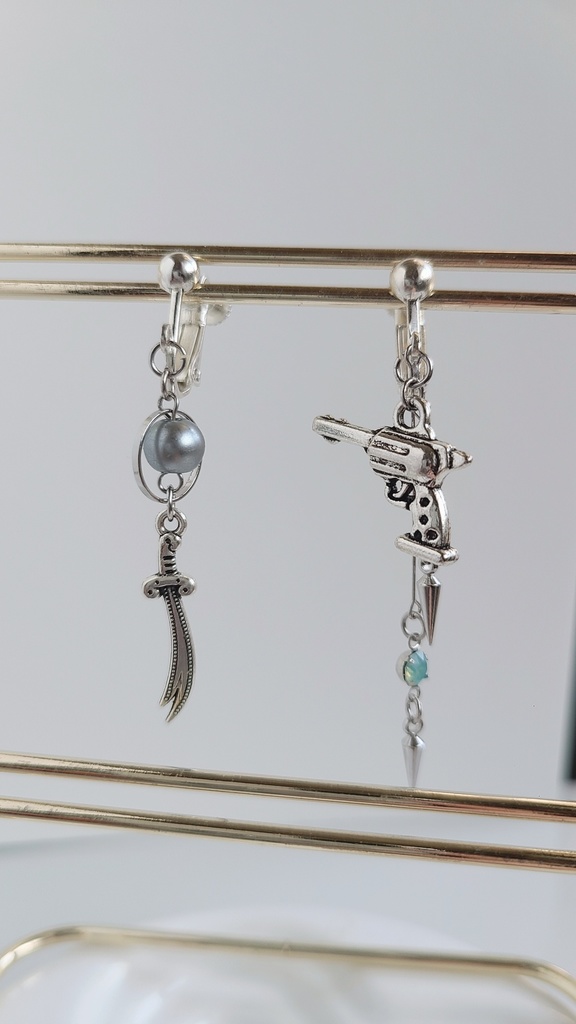 SPY×FAMILY*ロイド《黄昏》イメージイヤリング